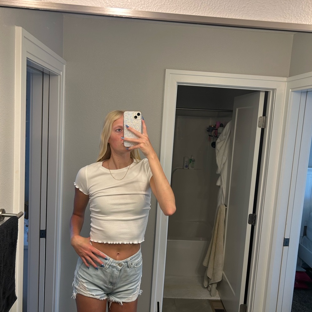 AERO white tshirt